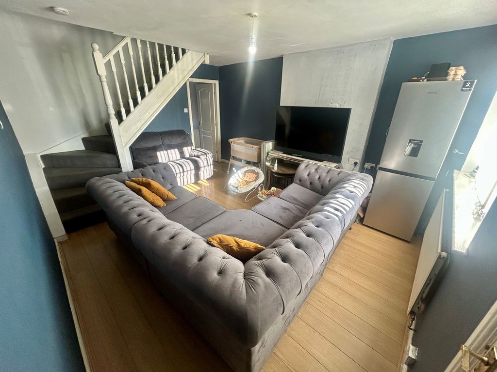 Property photo 2 of 12