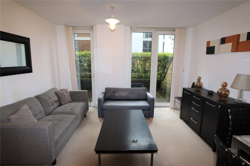 Property photo 3 of 11 Picture No. 13