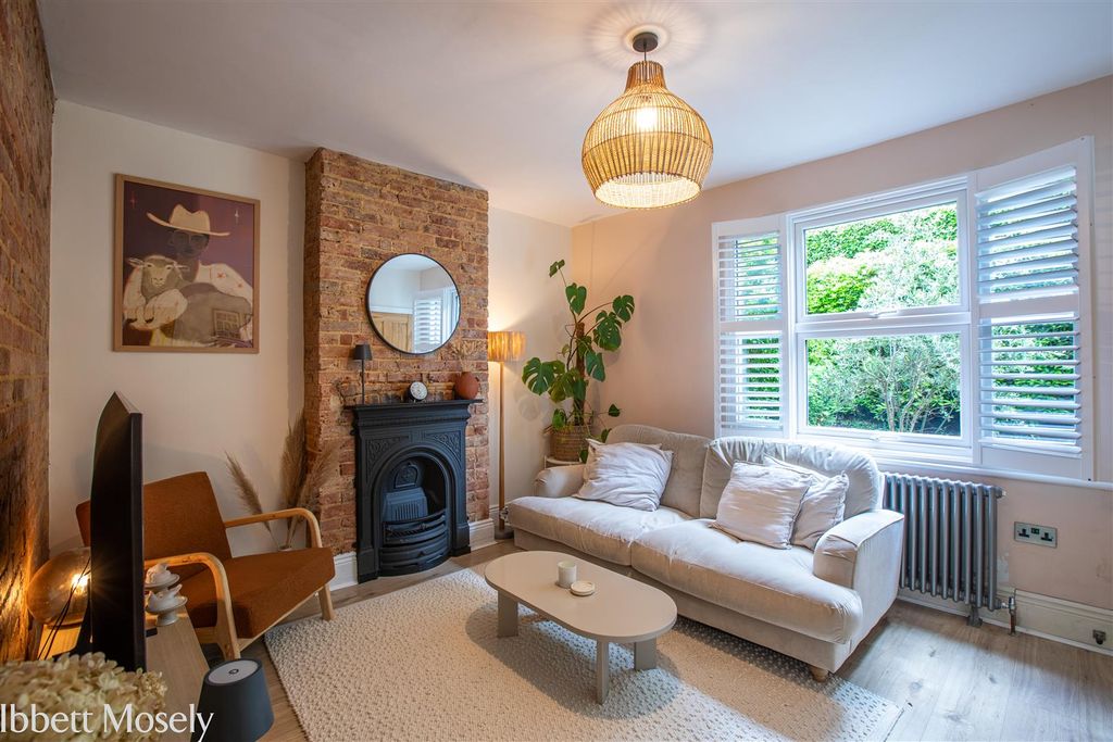 Property photo 2 of 19 20260612-14 Holyoake Terrace-18.Jpg
