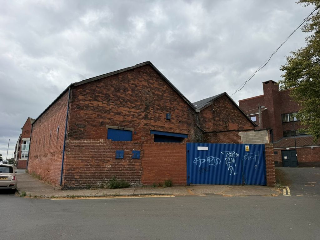 Property photo 2 of 11