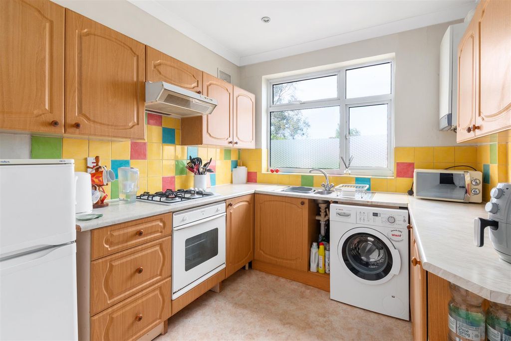 Property photo 3 of 12 Martin Way