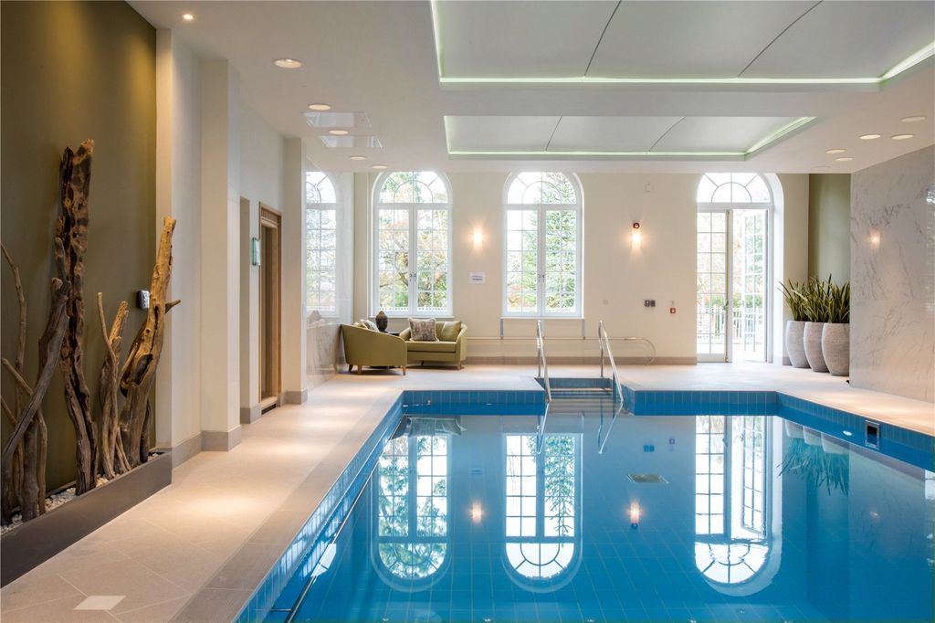 Property photo 2 of 20 Swimming Pool