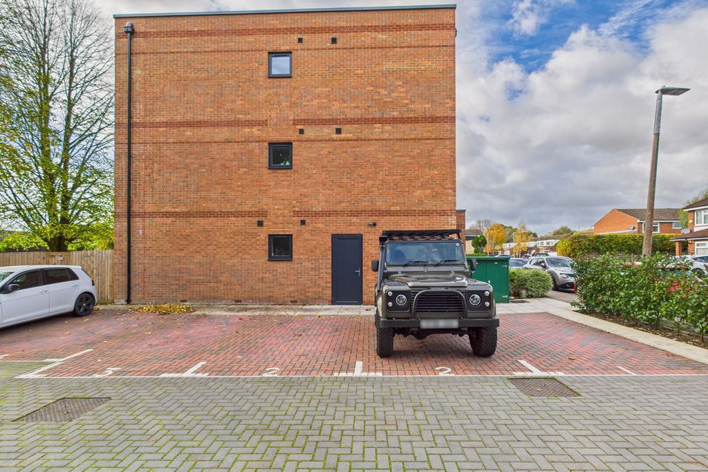 Property photo 2 of 17