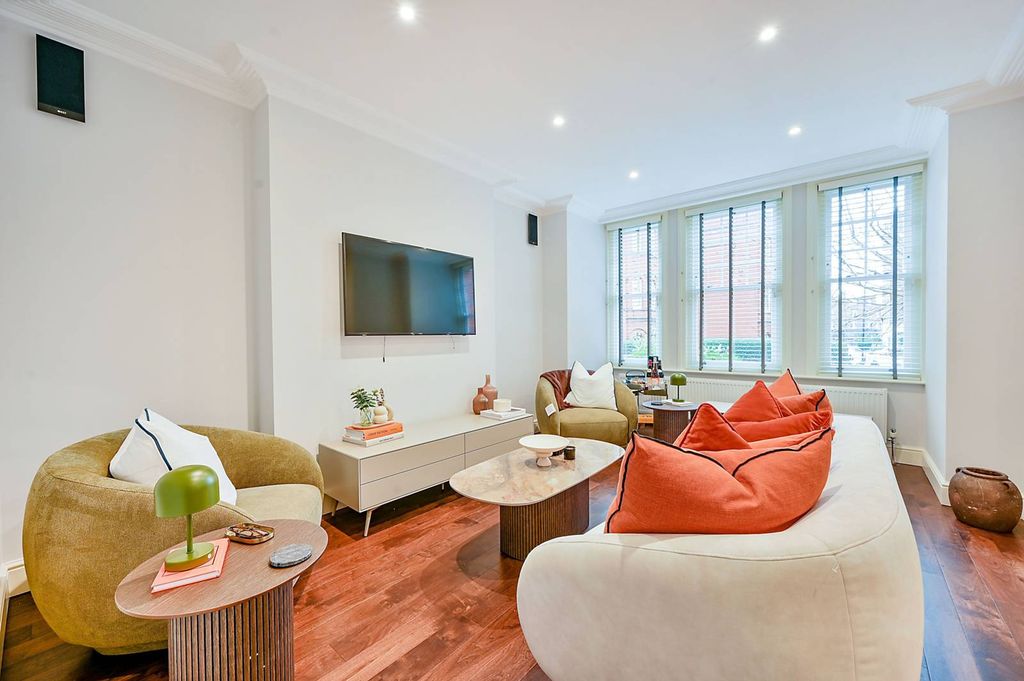 Property photo 3 of 19