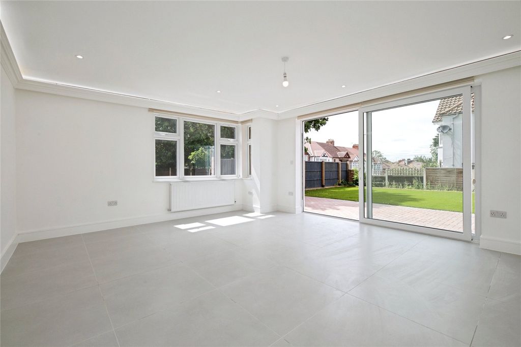 Property photo 3 of 28 Picture No. 29