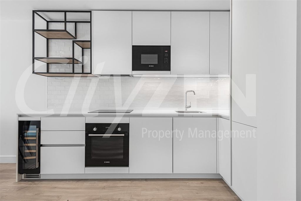 Property photo 3 of 23 Kitchen