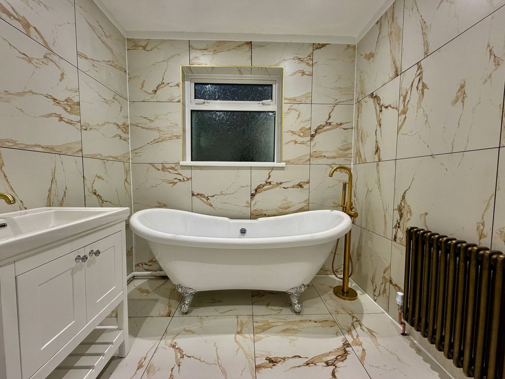 Property photo 3 of 36