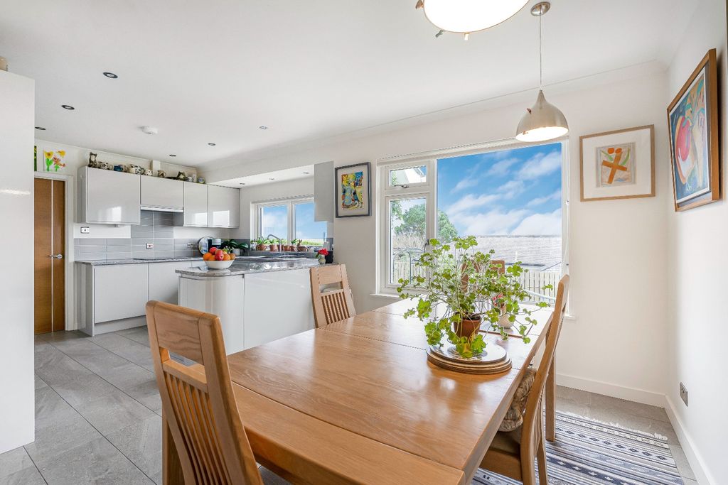 Property photo 3 of 29 4838539