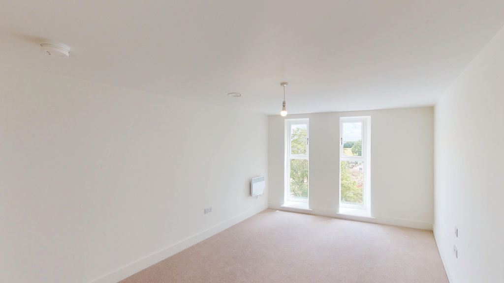 Property photo 2 of 10 Bedroom- Angle 1