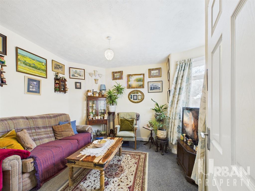 Property photo 3 of 17 Cam03038G0-Pr0205-Still004.Jpg