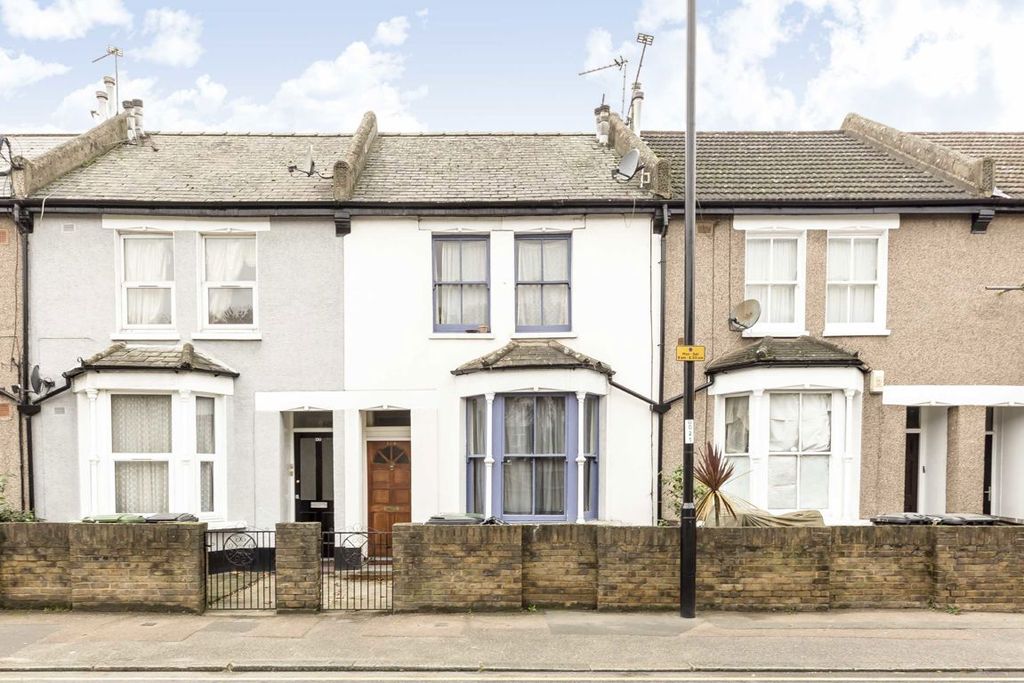 Property photo 1 of 8