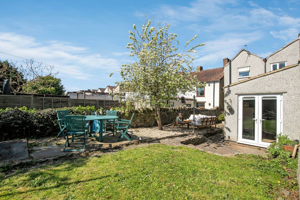 Property photo 1 of 28