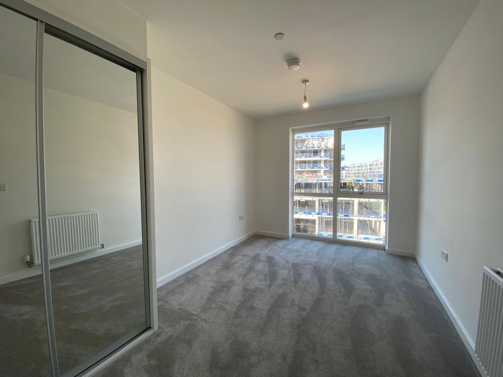 Property photo 3 of 7 Master Bedroom