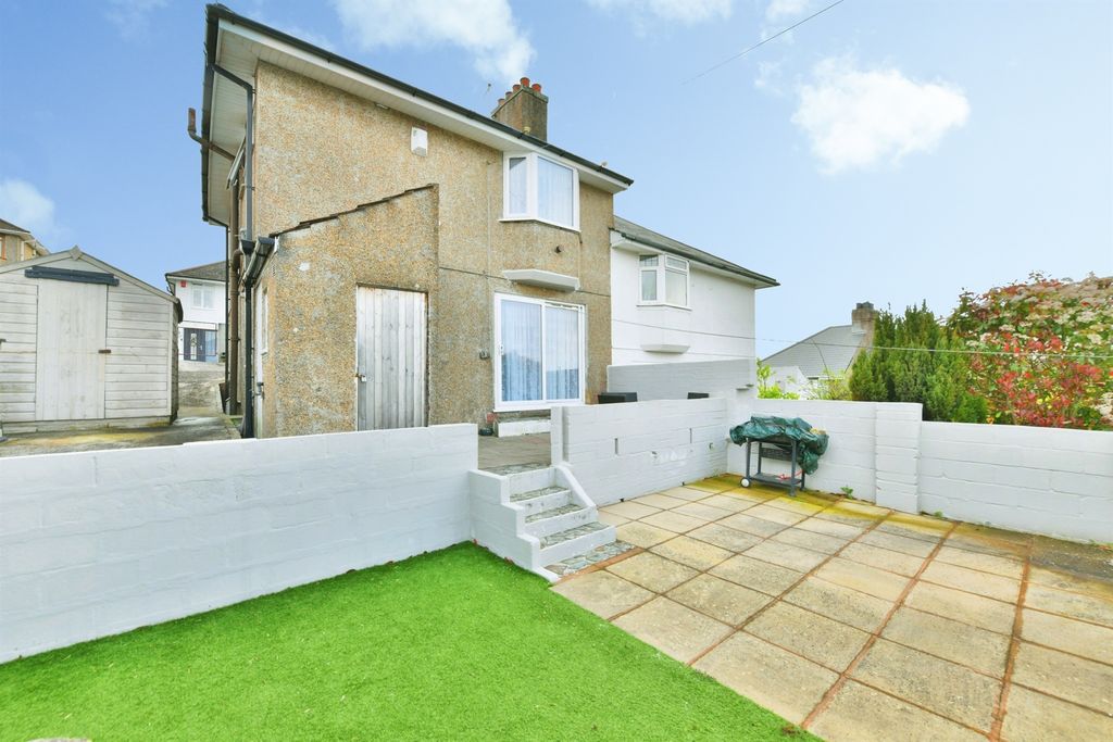 Property photo 2 of 20