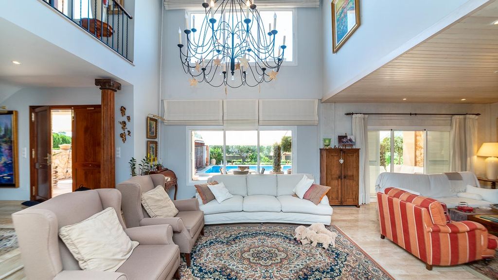 Property photo 2 of 9 74509 Small-9.Jpg