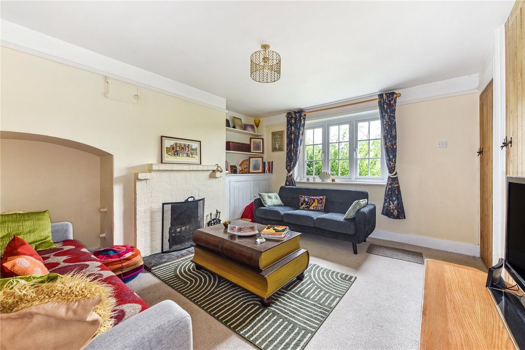 Property photo 3 of 13 Sitting Room
