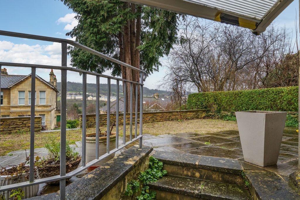 Property photo 2 of 19