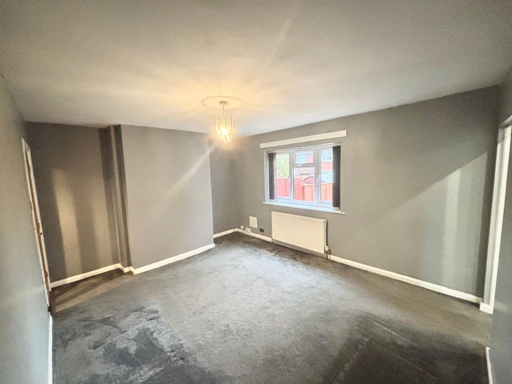 Property photo 2 of 30 Bedroom