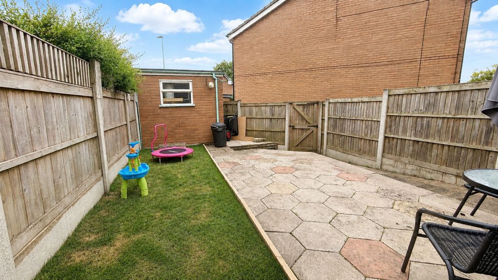 Property photo 2 of 20