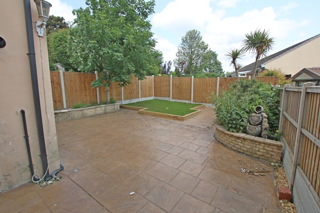 Property photo 3 of 8 3