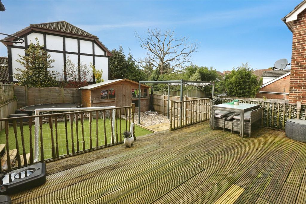 Property photo 2 of 19 Decking And Garden