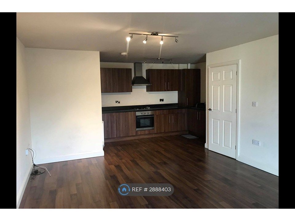 Property photo 1 of 4 Kitchen/Living Space