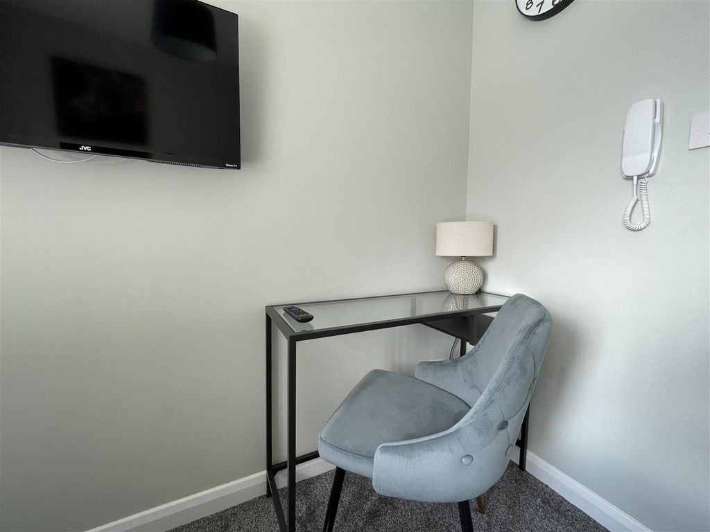 Property photo 3 of 4