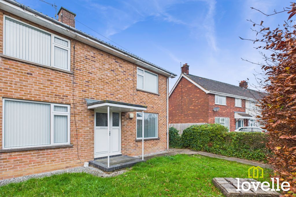 Property photo 2 of 27