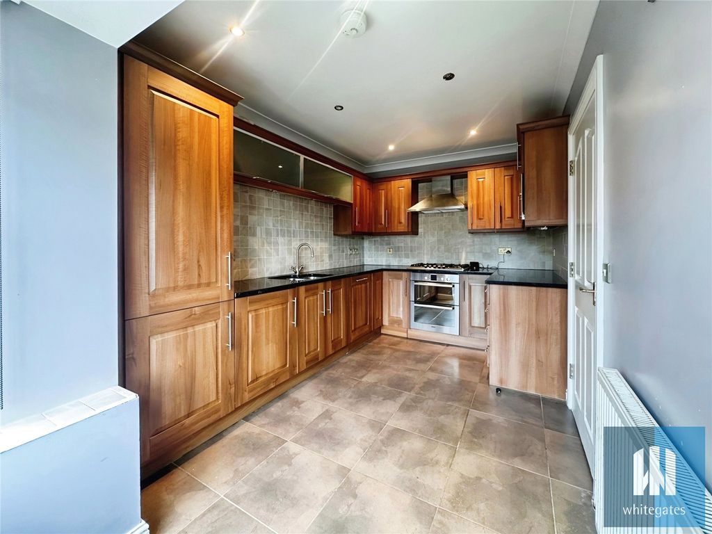 Property photo 2 of 20 Picture No. 32