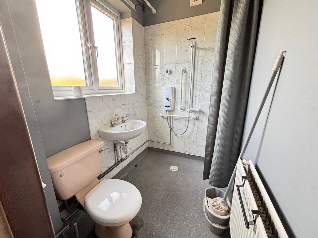 Property photo 3 of 11