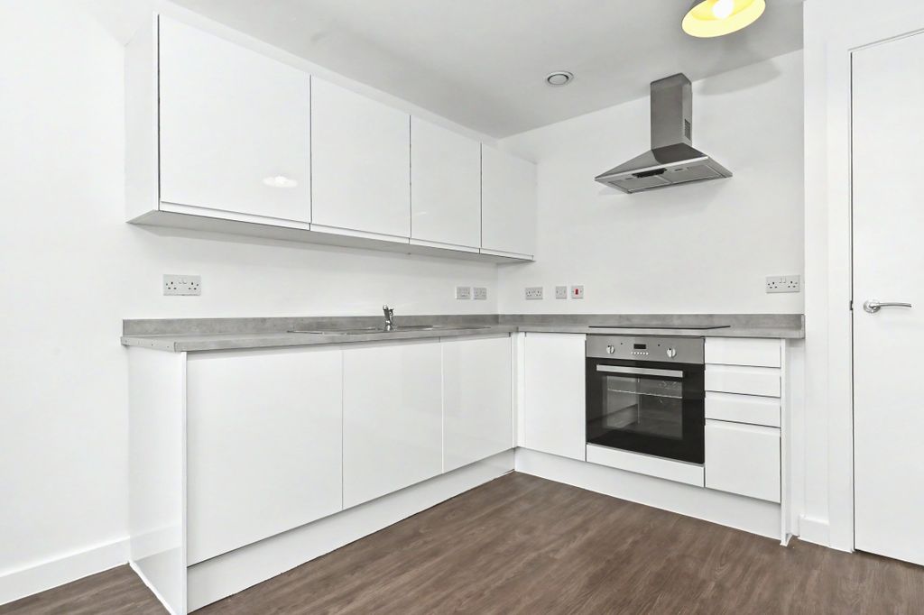 Property photo 2 of 21 Kitchen