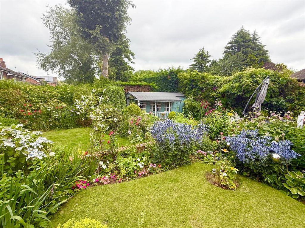 Property photo 2 of 23