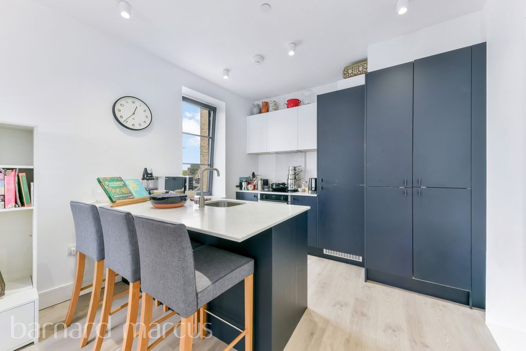 Property photo 1 of 8 Kitchen