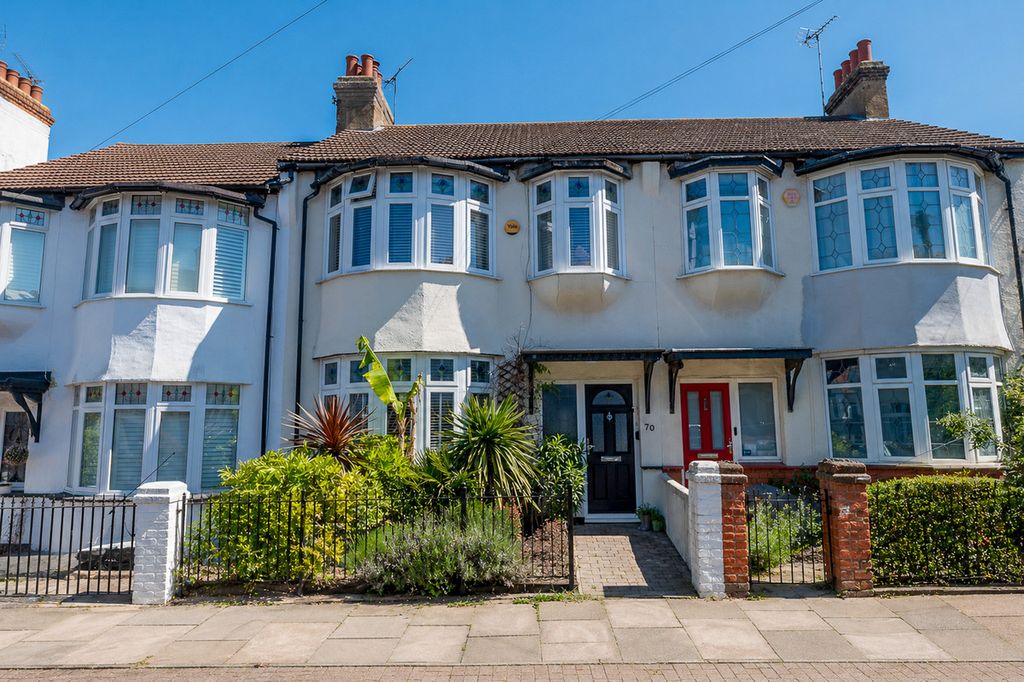 Property photo 1 of 17