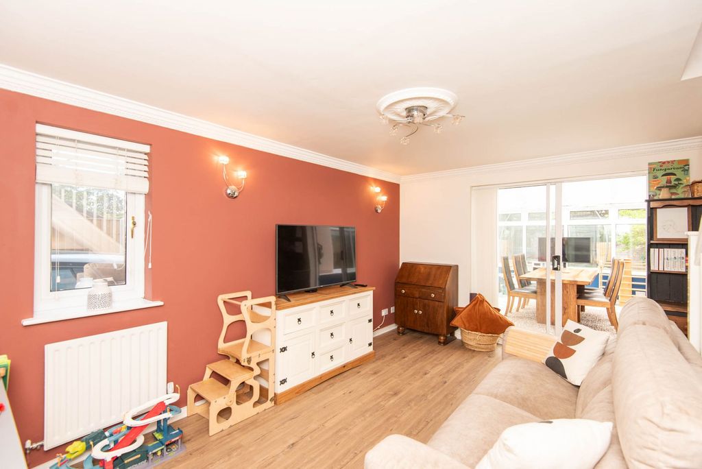 Property photo 2 of 18