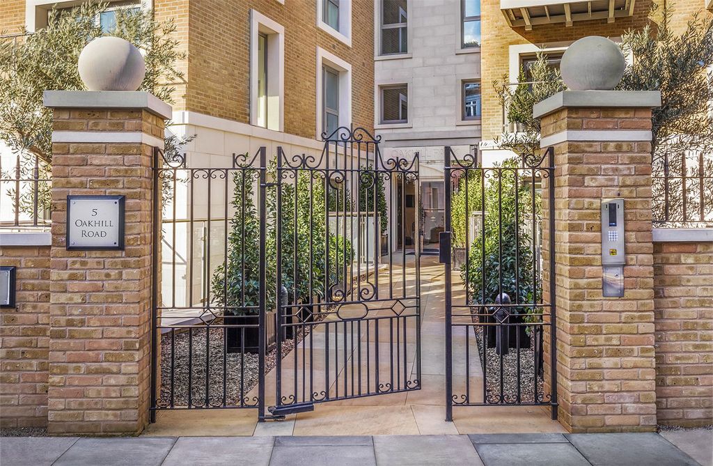 Property photo 2 of 19 Entrance Gate