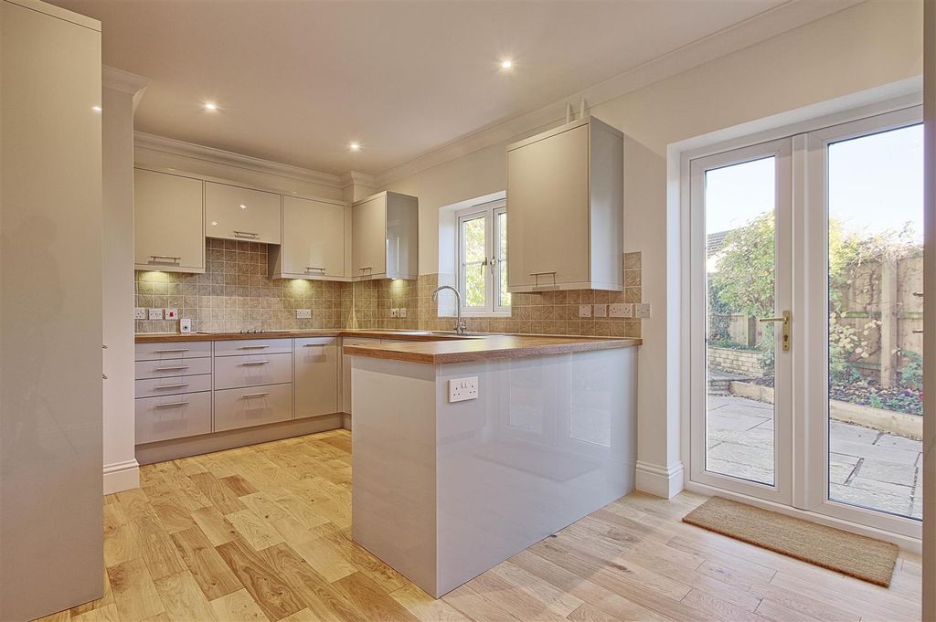 Property photo 3 of 19 Kitchen.Jpg