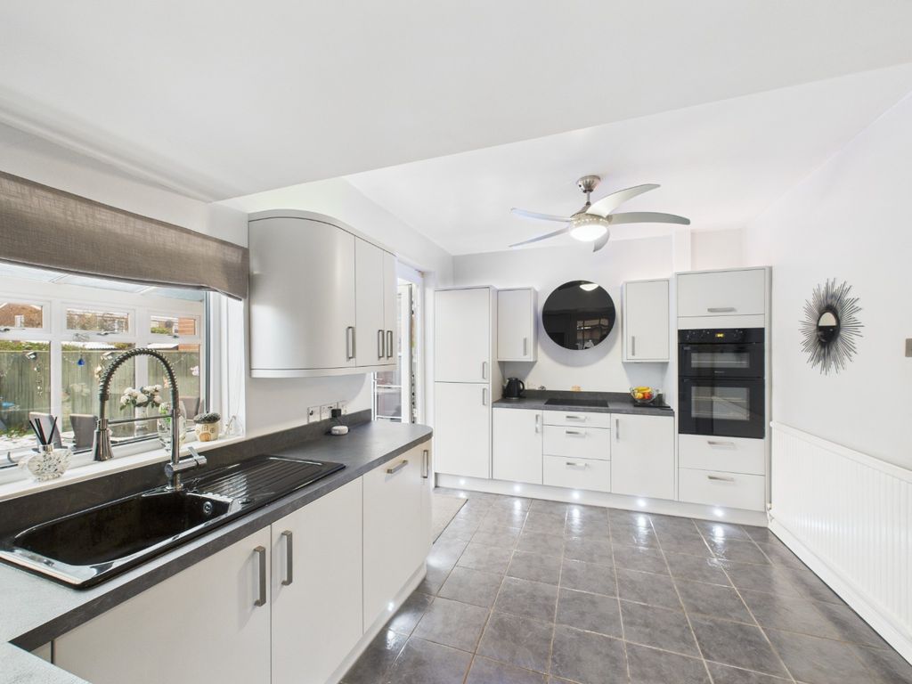 Property photo 2 of 16 4666504