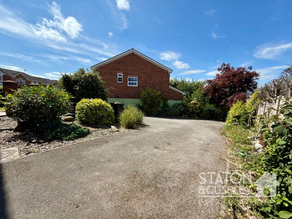 Property photo 3 of 42