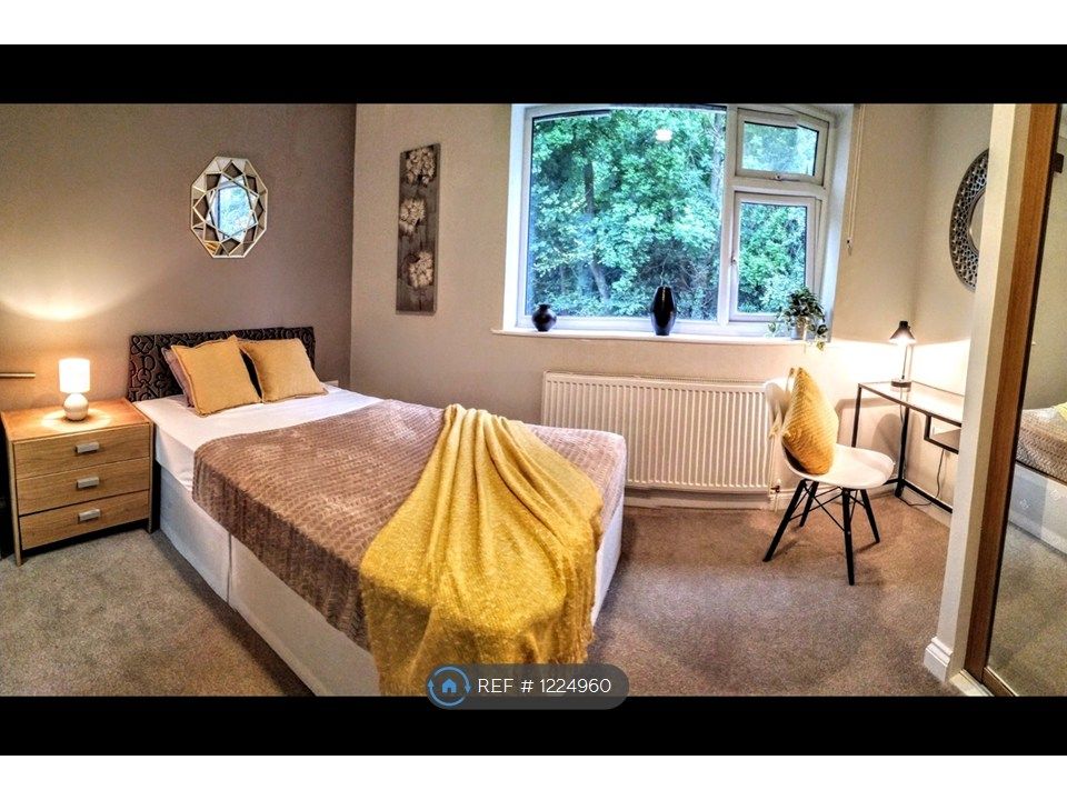 Property photo 1 of 11 Calm And Relaxing Bedroom 6