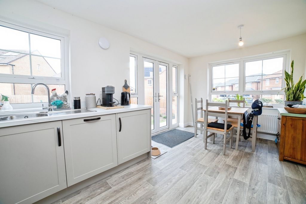 Property photo 3 of 16 Pbox-Img.Jpg