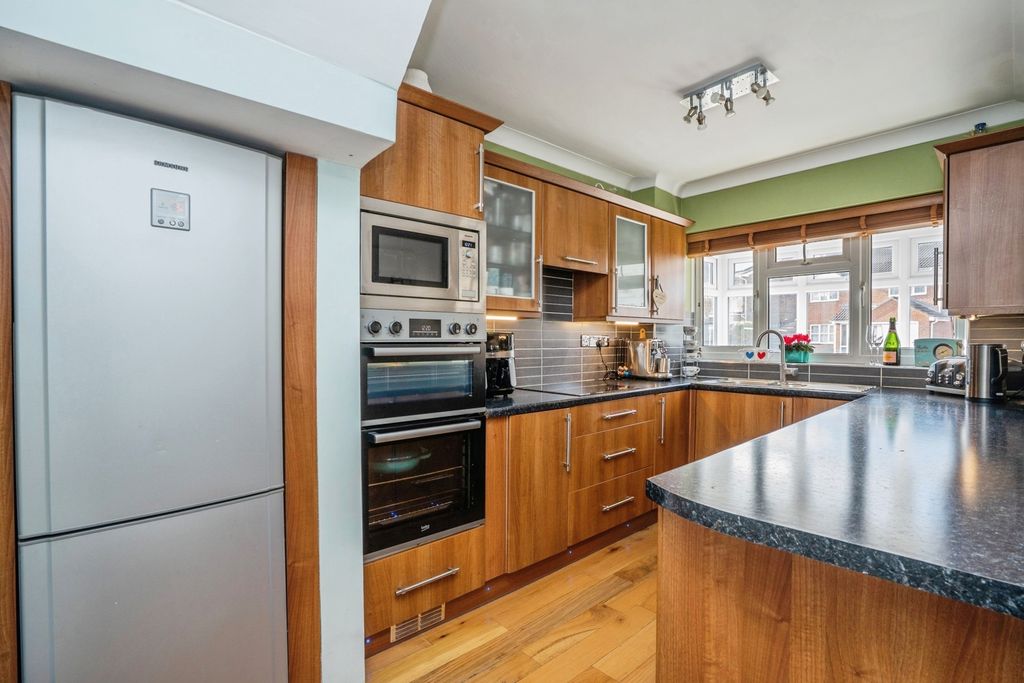 Property photo 2 of 17 Photo