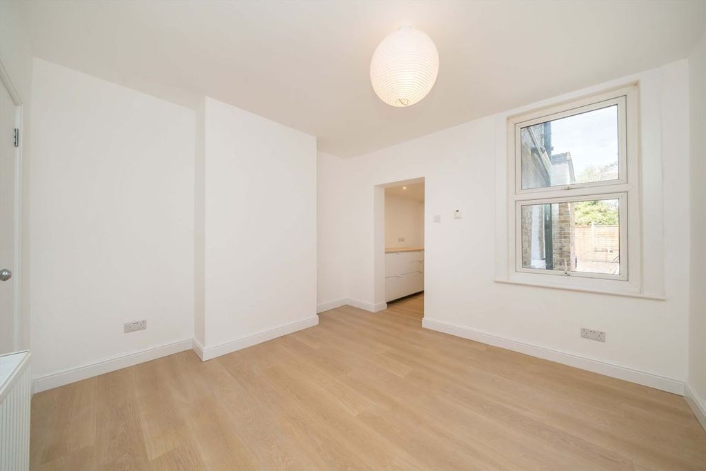 Property photo 2 of 5
