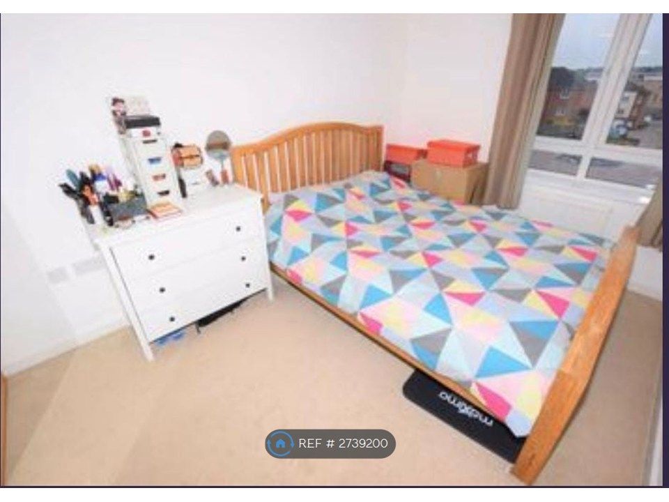 Property photo 3 of 9 Bedroom 1