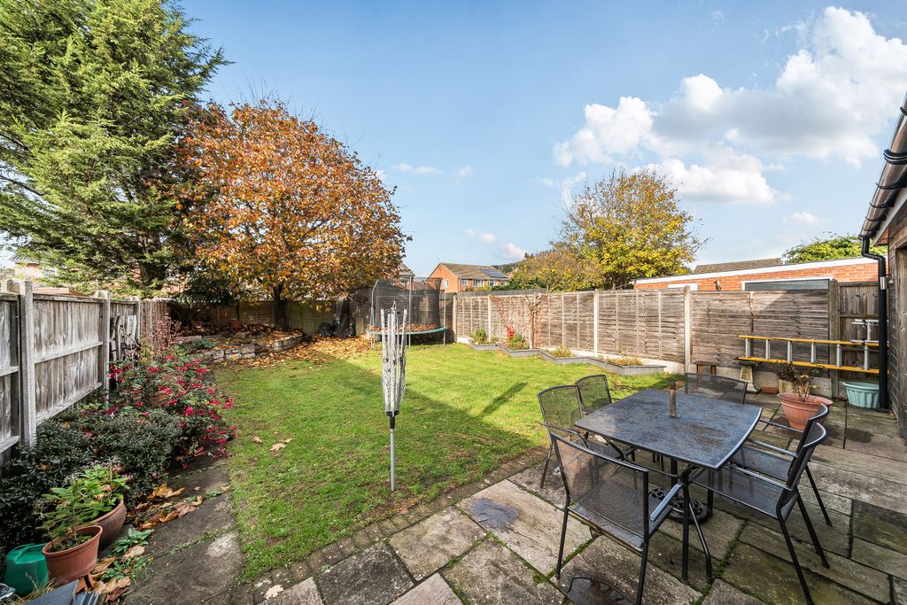 Property photo 2 of 24 Garden 2 Meadow