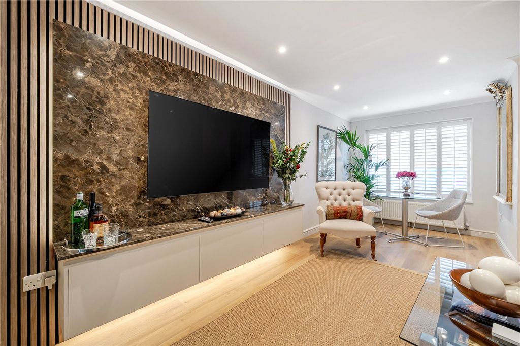 Property photo 2 of 18 Picture No. 05