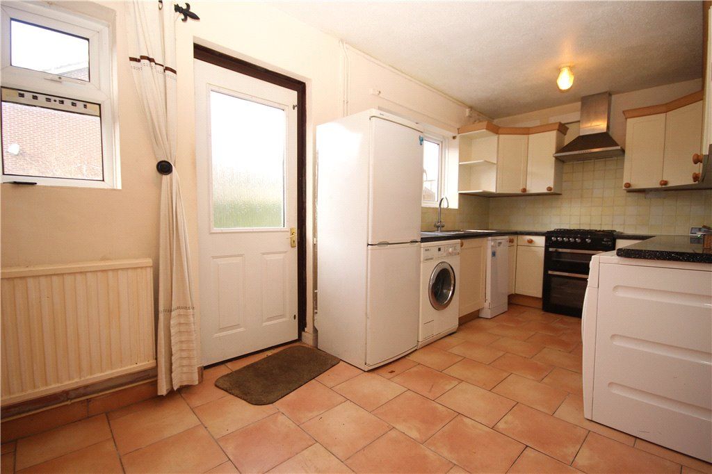 Property photo 3 of 7 Kitchen