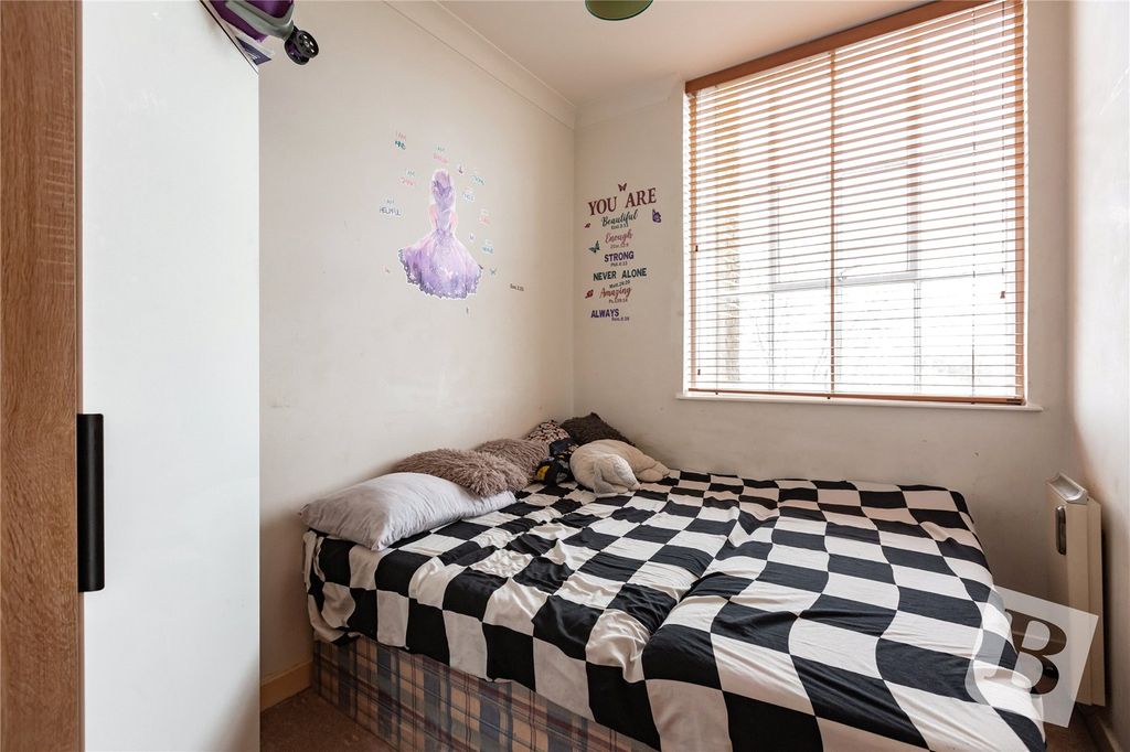 Property photo 3 of 17 Bedroom