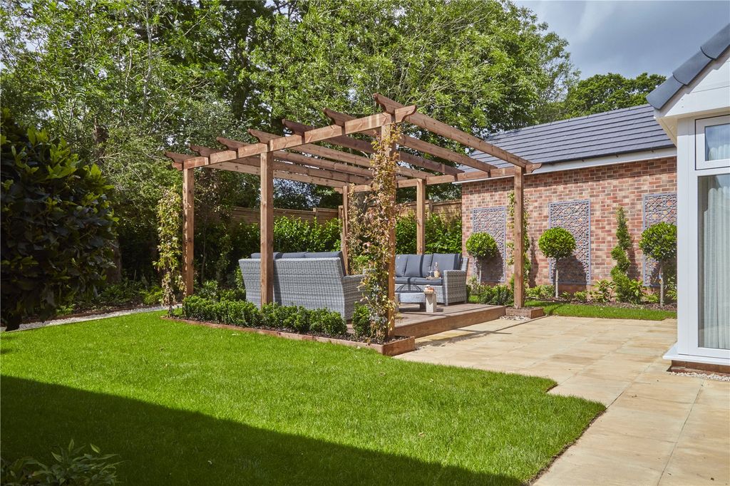 Property photo 2 of 25 Picture No. 03