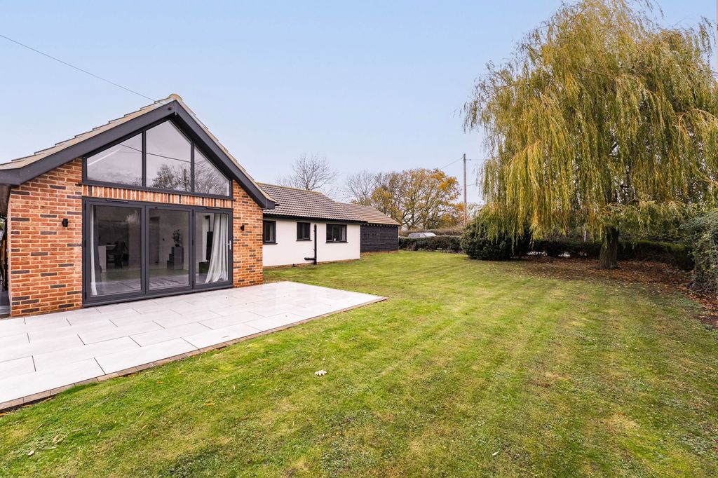 Property photo 2 of 20